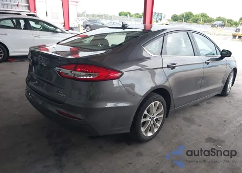 2019 Ford Fusion Hybrid Se z USA, uszkodzony, nr VIN 3FA6P0LU6KR220580